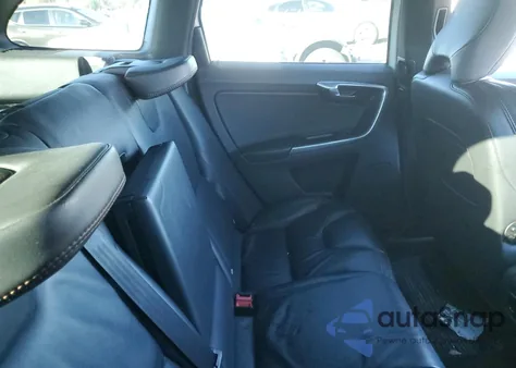 2015 Volvo Xc60 T6 Platinum z USA, uszkodzony, nr VIN YV4902RD1F2582807